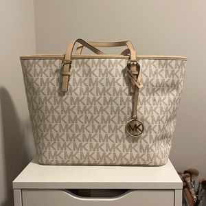 Michael Kors jet Set Large Tote Bag